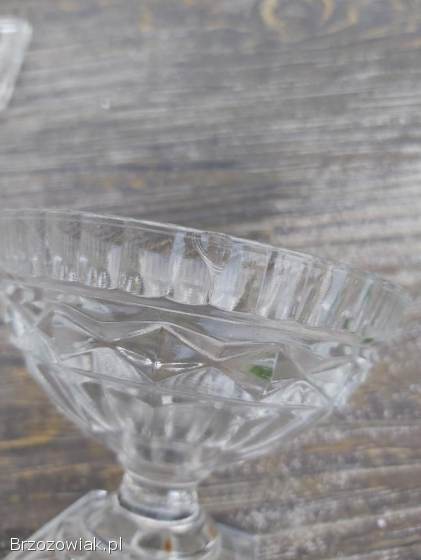 Miseczki na nóżce szklane pucharki do deserów vintage 6 sztuk.