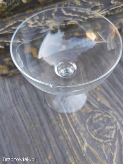 Kieliszki pucharki czarka do szampana vintage PRL 6 sztuk.