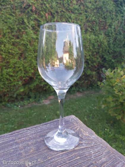 Szklane wysokie kieliszki do wina zestaw 6 sztuk.