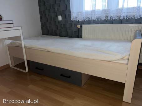 Sprzedam meble młodzieżowe.