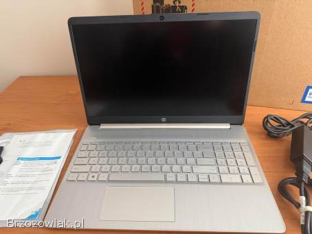 Złoty 15.  6 Laptop HP 15s intel Core i3 SSD 256GB 8GB RAM 1080p Win11