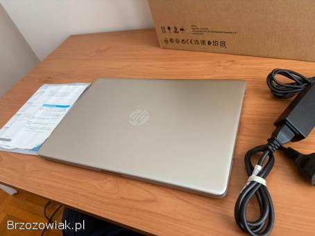 Złoty 15.  6 Laptop HP 15s intel Core i3 SSD 256GB 8GB RAM 1080p Win11