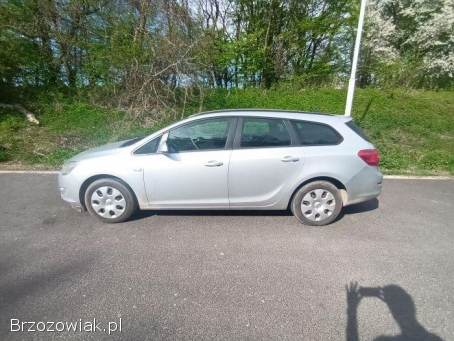 Opel Astra J 2011