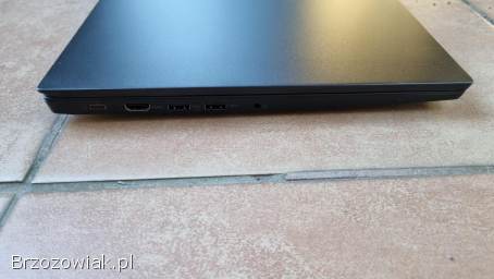 Lenovo ThinkPad E585 15,  6 FHD IPS Ryzen 5 16GB Ram 512GB SSD Win11