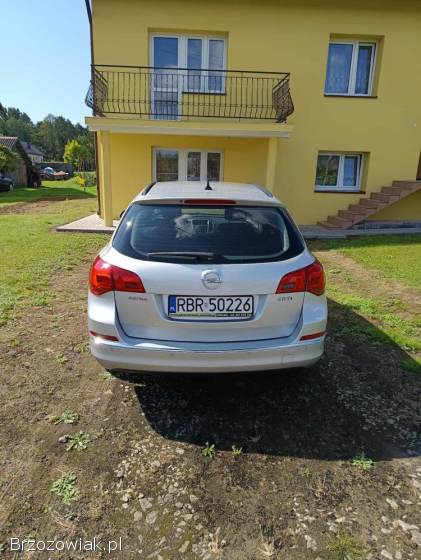 Opel Astra IV 2015