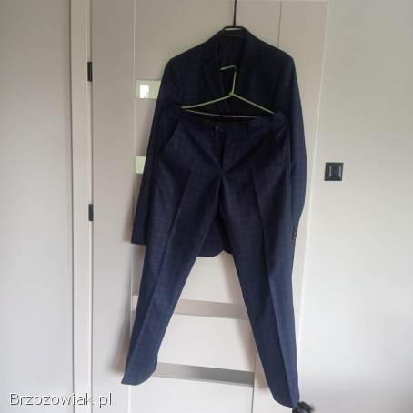 Garnitur spodnie marynarka w kratę granatowy na ślub na koumnię na wesele modny