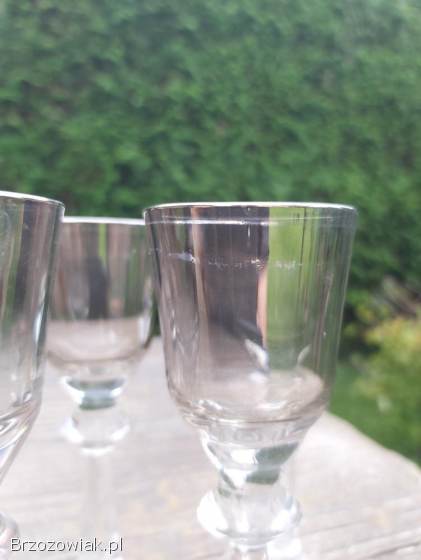 Wysokie małe kieliszki platyna Krosno.
