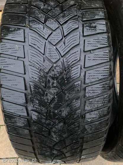 Goodyear Ultragrip Performance 235/45 R18 2szt opony zimowe