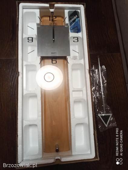 Zegar ścienny kwarcowy z wahadłem