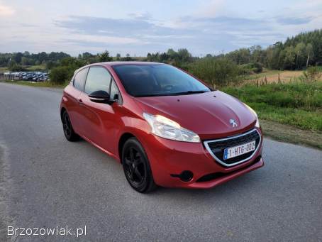 Peugeot 208 1.  2 benzyna 82KM 2013