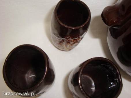 Zestaw ceramiki PRL 6 kubeczów i dzbanek