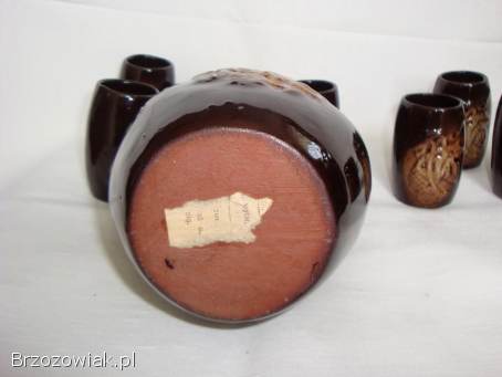 Zestaw ceramiki PRL 6 kubeczów i dzbanek