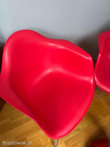 Komplet krzeseł i stolika kowowego