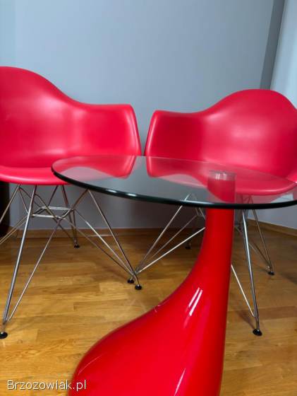 Komplet krzeseł i stolika kowowego