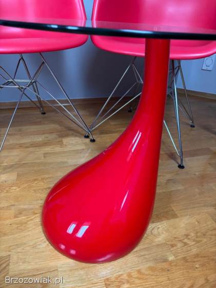 Komplet krzeseł i stolika kowowego