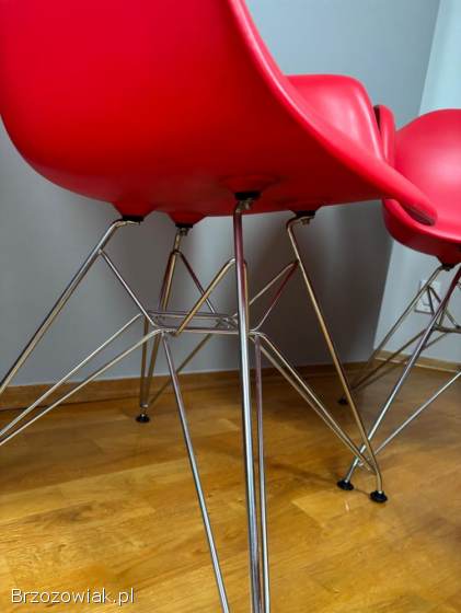 Komplet krzeseł i stolika kowowego