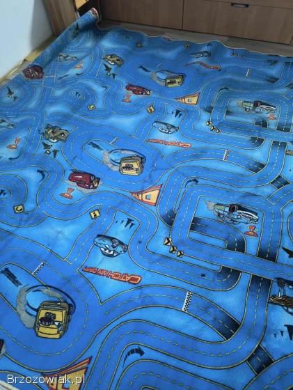 Wykładzina w samochody 4x2,  8 + 2 dywaniki + kosz Słonik