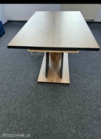Nowoczesny stół