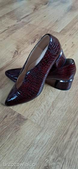 Eleganckie bordowe czółenka