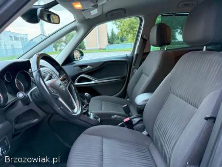 Opel Zafira Tourer  2012