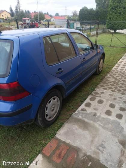 Sprzedam golfa 4 1.  6 benzyna na części