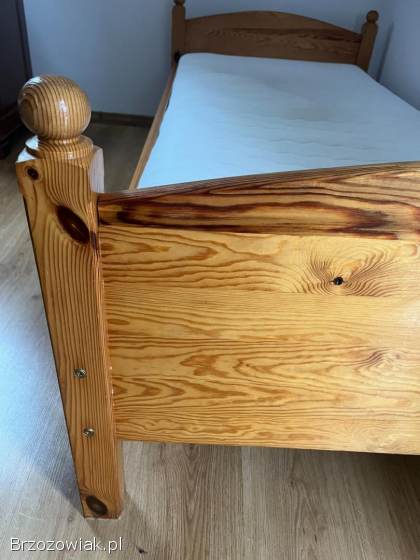 Sprzedam łóżko bukowe z materacem