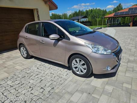 Peugeot 208 2012
