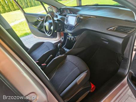 Peugeot 208 2012
